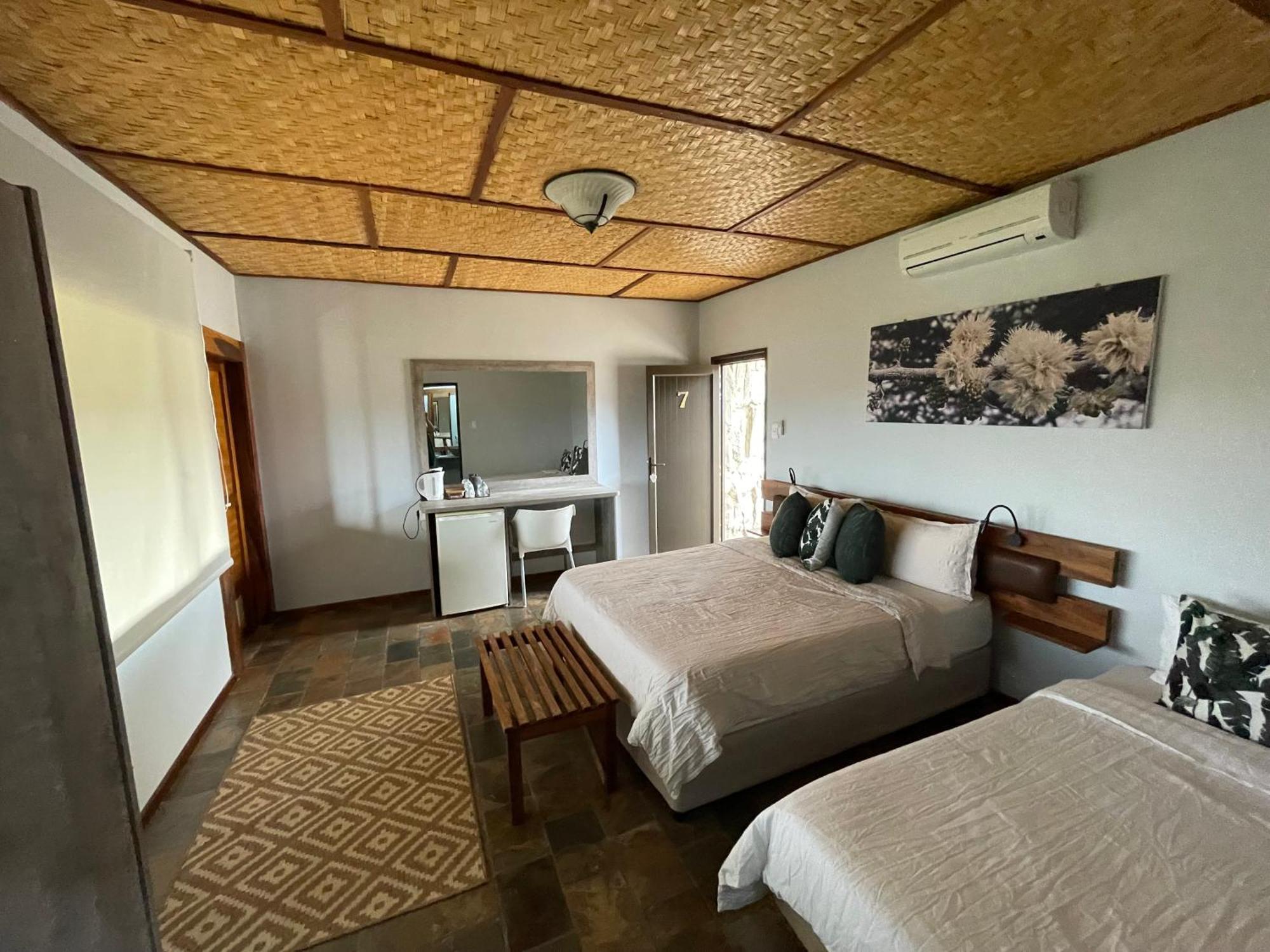 Aloegrove Safari Lodge Otjiwarongo Exterior photo